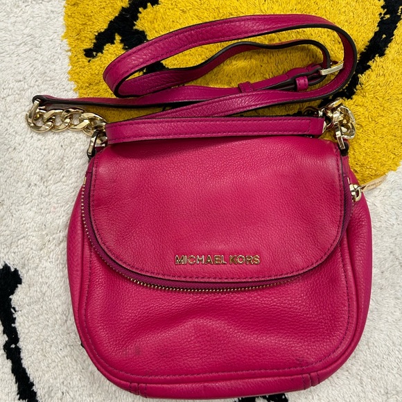 Michael Kors - Picture 1 of 4